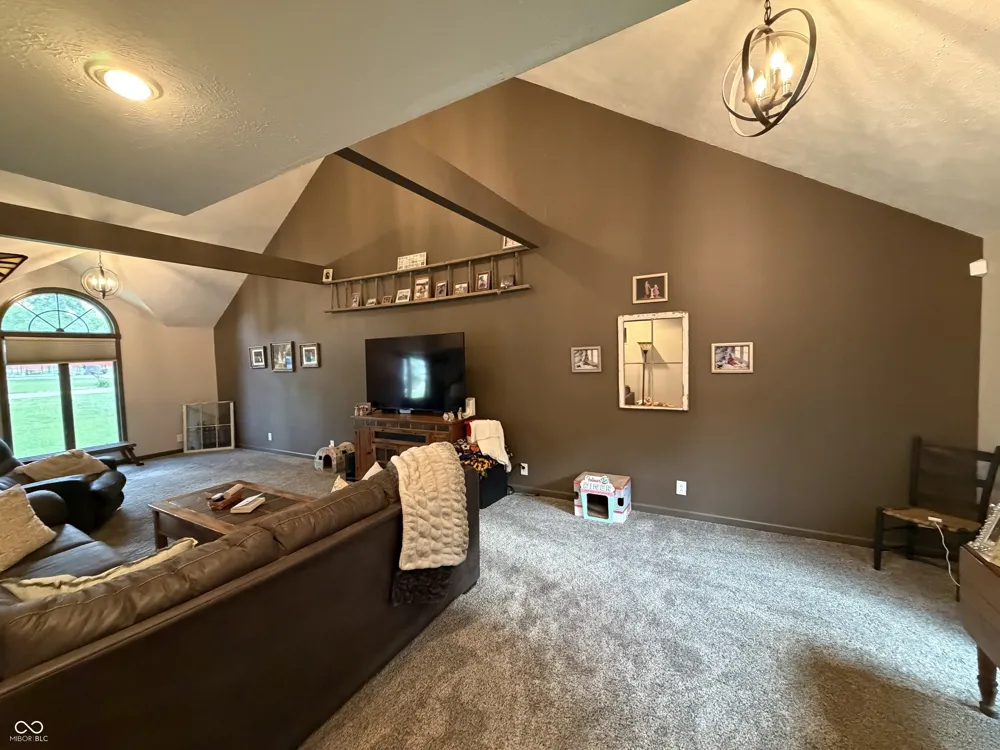 1934 950 W Parker City, IN 47368