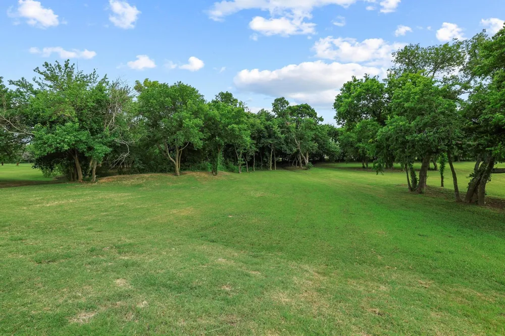 107 Whispering Winds Drive Gunter, TX 75058