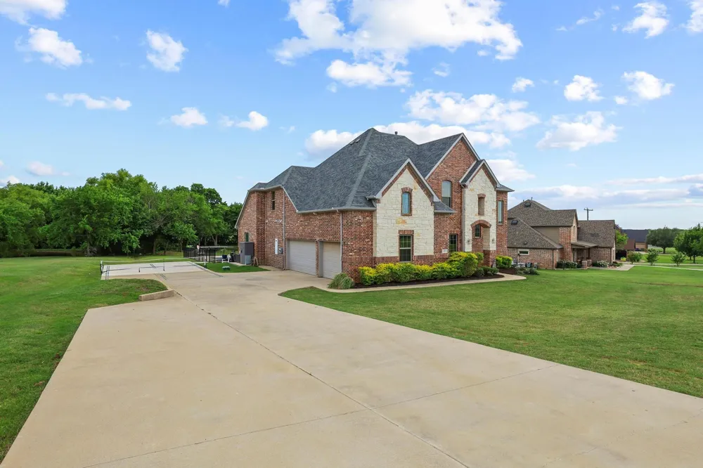 107 Whispering Winds Drive Gunter, TX 75058