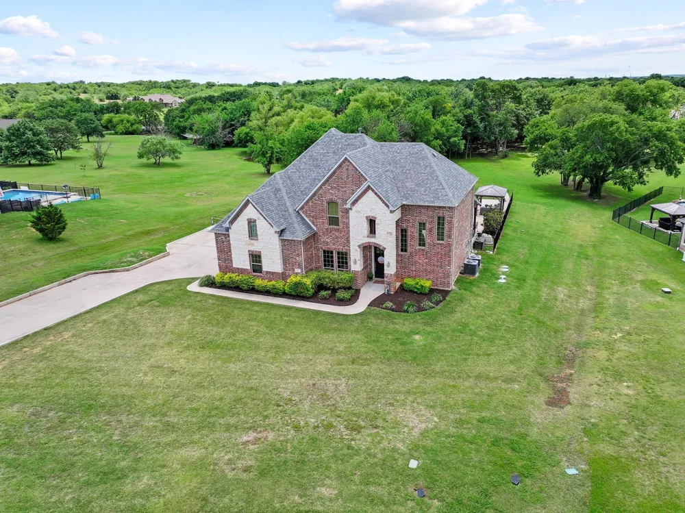 107 Whispering Winds Drive Gunter, TX 75058