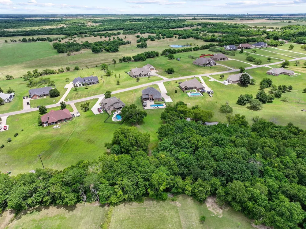 107 Whispering Winds Drive Gunter, TX 75058