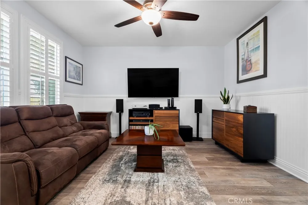 27249 Riverview Lane Valencia, CA 91354