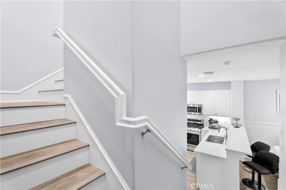 27249 Riverview Lane Valencia, CA 91354