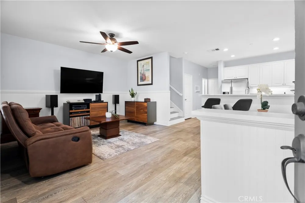 27249 Riverview Lane Valencia, CA 91354