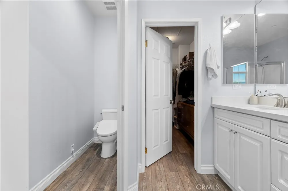27249 Riverview Lane Valencia, CA 91354