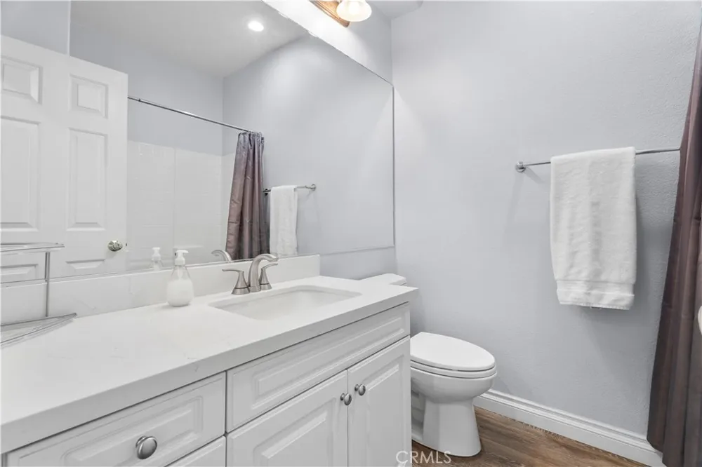 27249 Riverview Lane Valencia, CA 91354