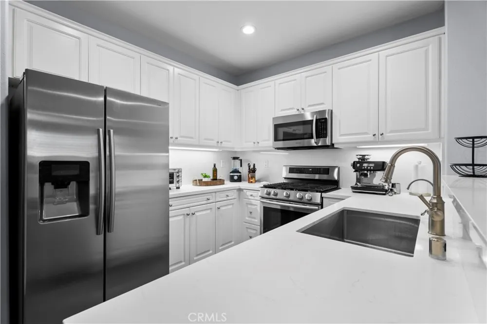 27249 Riverview Lane Valencia, CA 91354