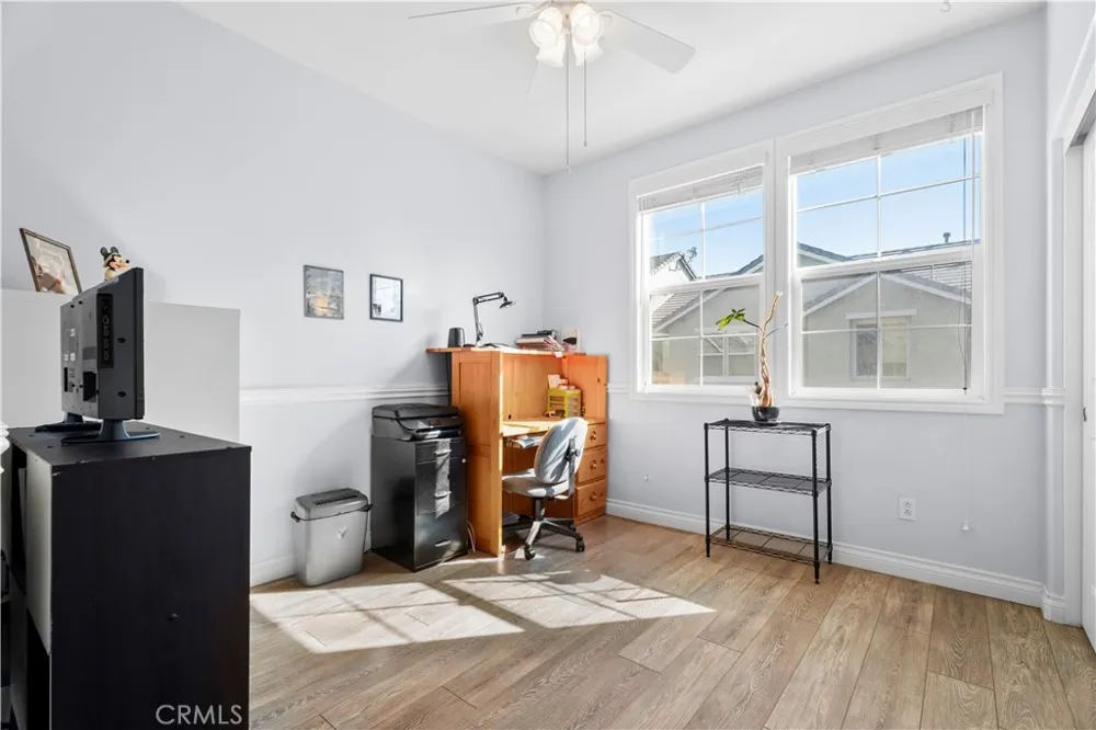 27249 Riverview Lane Valencia, CA 91354