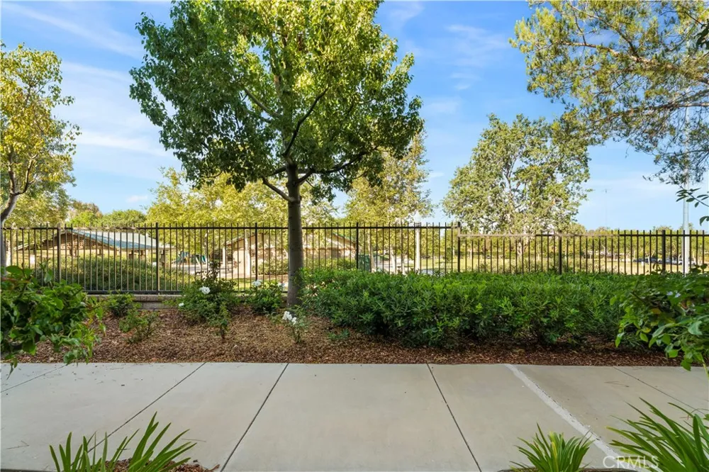 27249 Riverview Lane Valencia, CA 91354