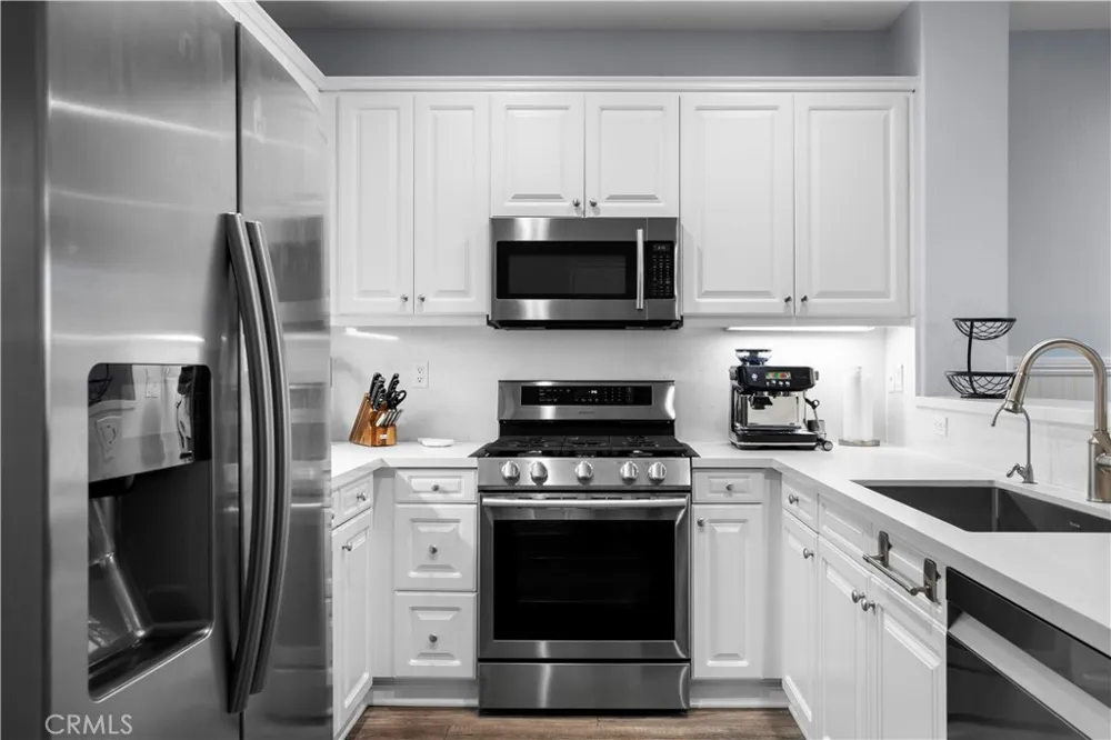 27249 Riverview Lane Valencia, CA 91354