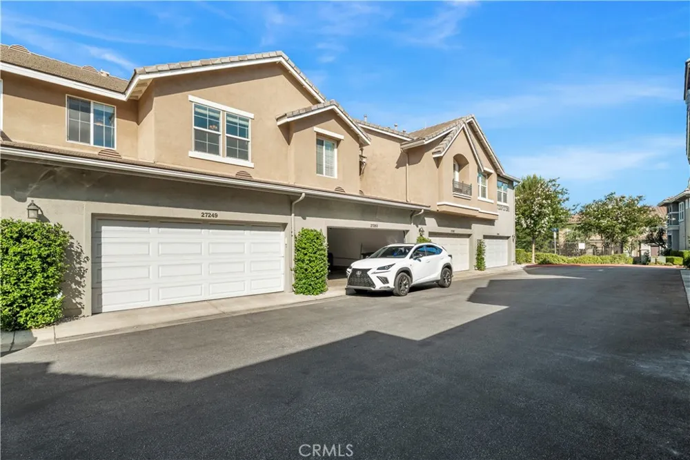27249 Riverview Lane Valencia, CA 91354