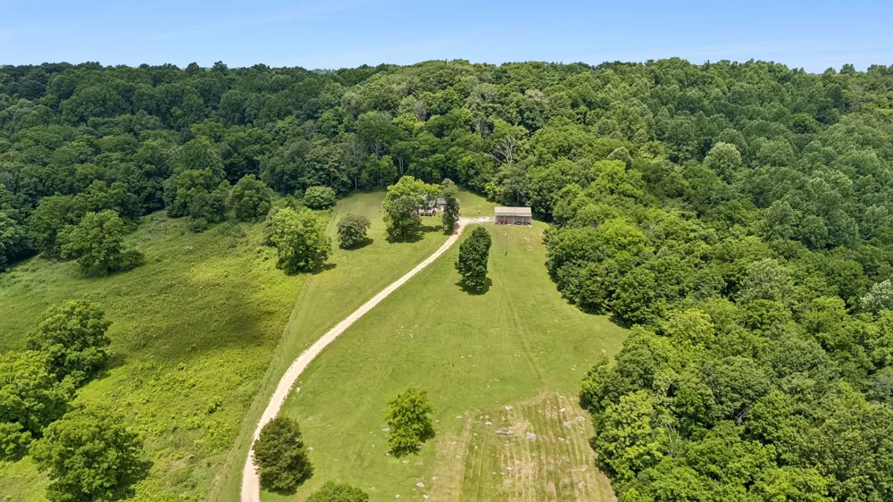 2865 Spring Place Rd Belfast, TN 37019