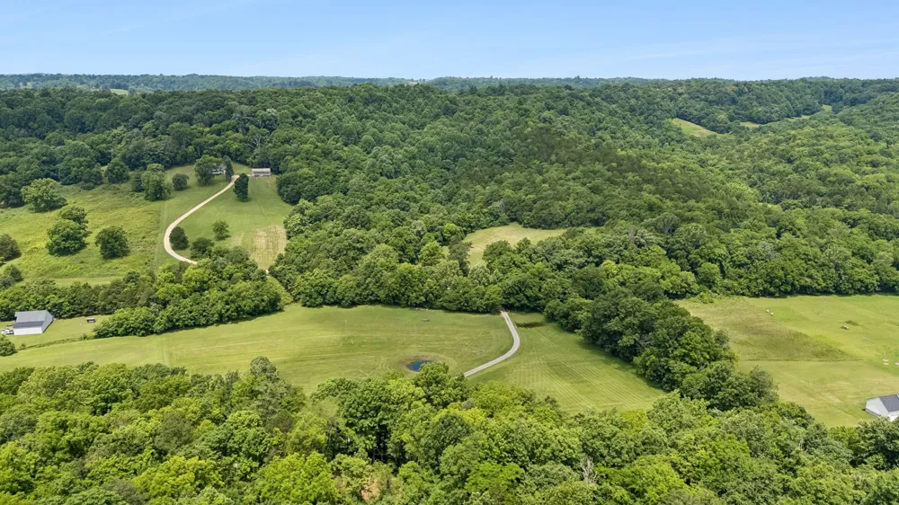 2865 Spring Place Rd Belfast, TN 37019