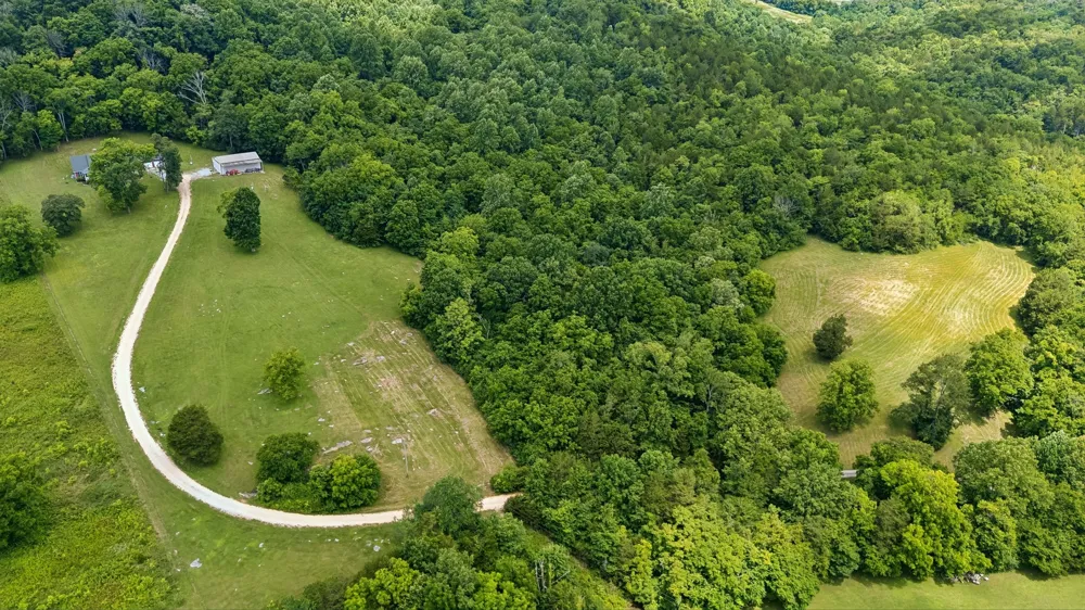 2865 Spring Place Rd Belfast, TN 37019