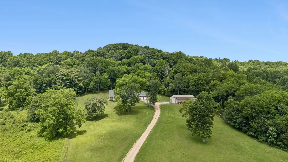 2865 Spring Place Rd Belfast, TN 37019