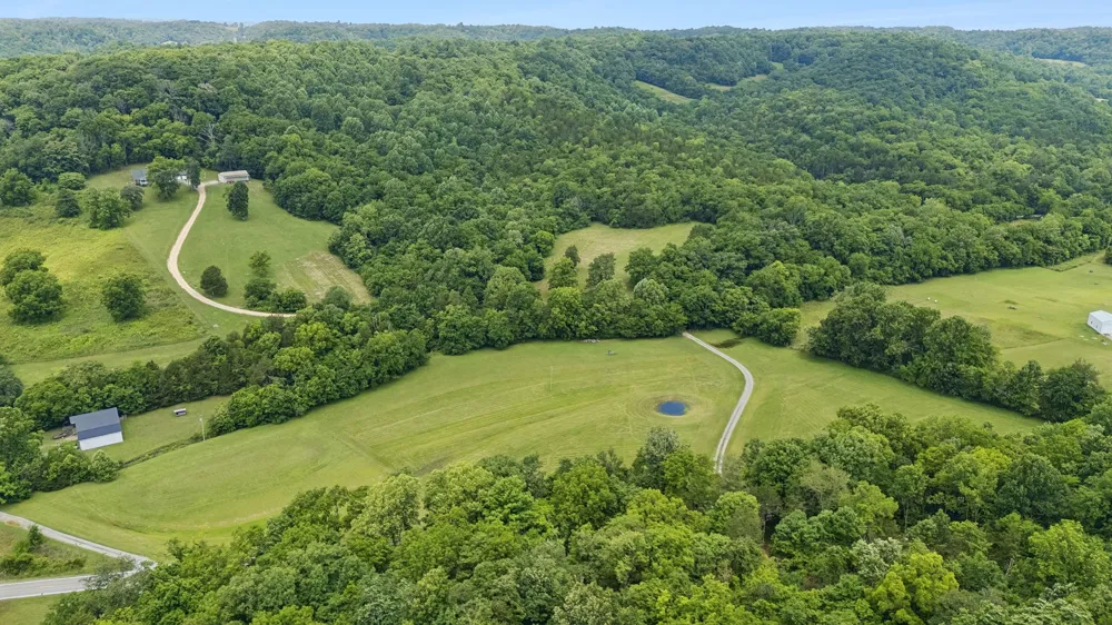 2865 Spring Place Rd Belfast, TN 37019