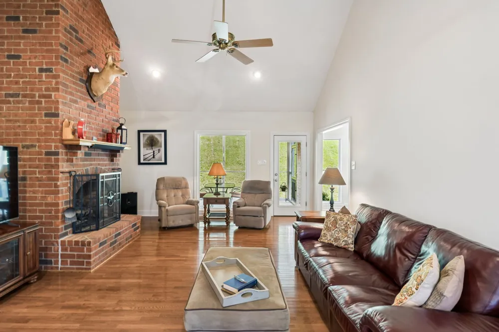 2865 Spring Place Rd Belfast, TN 37019
