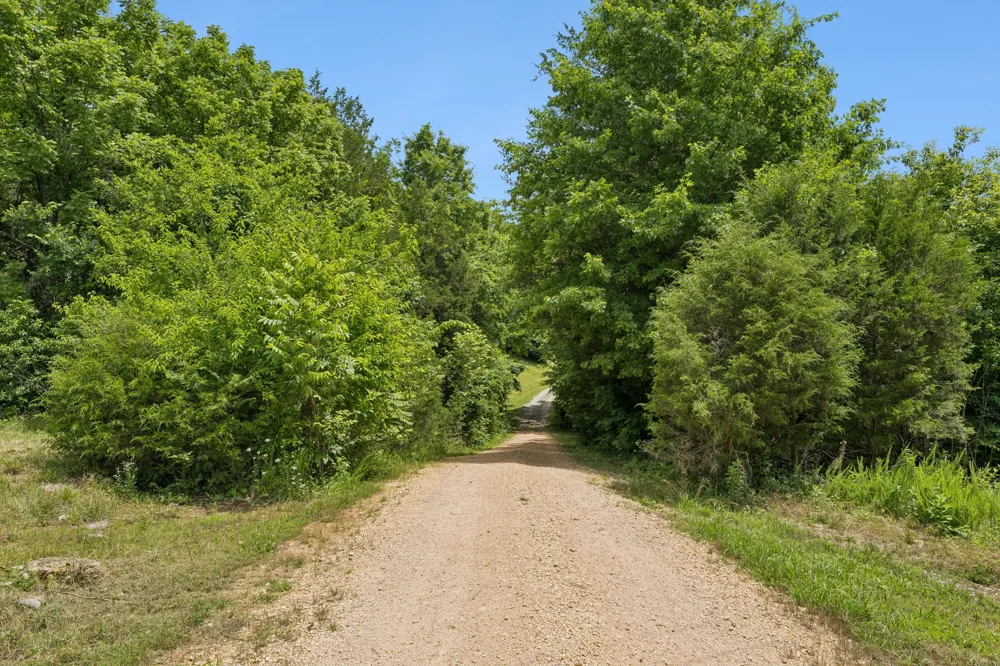 2865 Spring Place Rd Belfast, TN 37019