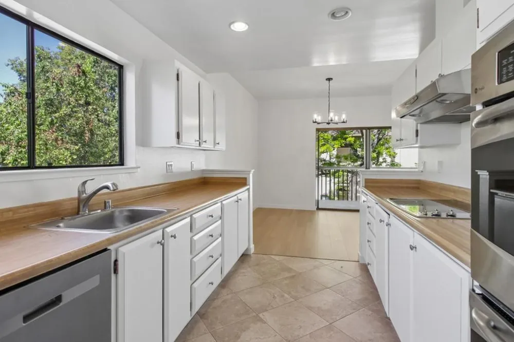 1322 Woodside Road Redwood City, CA 94061