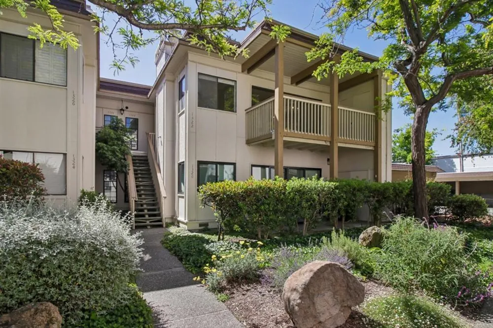 1322 Woodside Road Redwood City, CA 94061