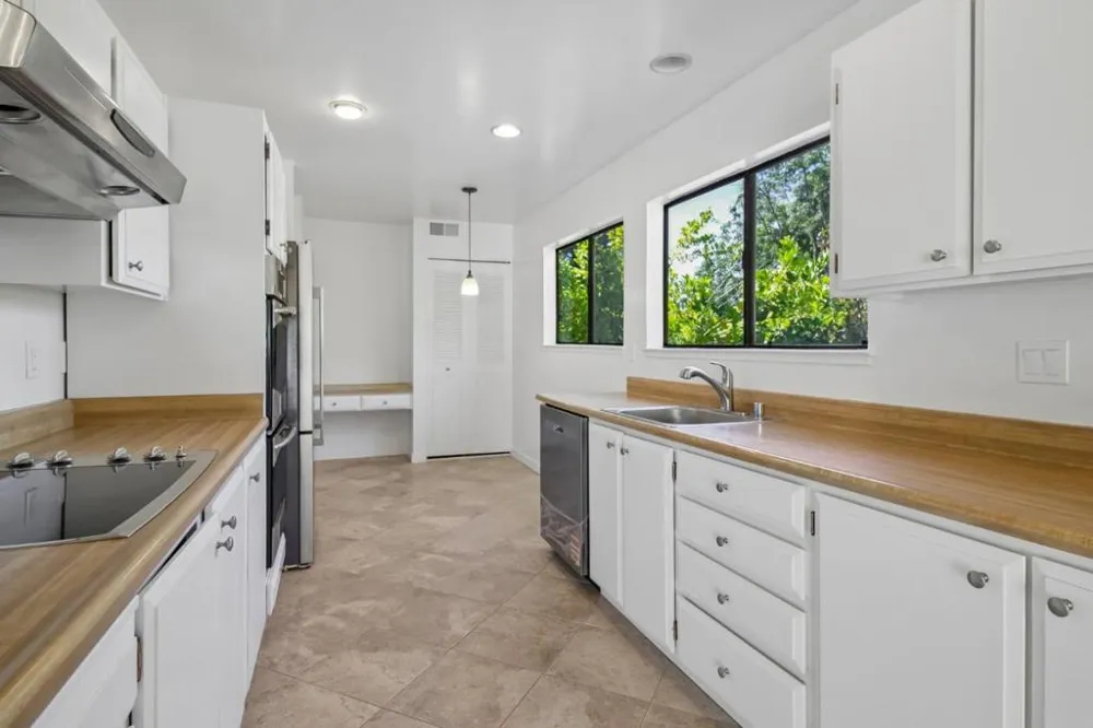 1322 Woodside Road Redwood City, CA 94061