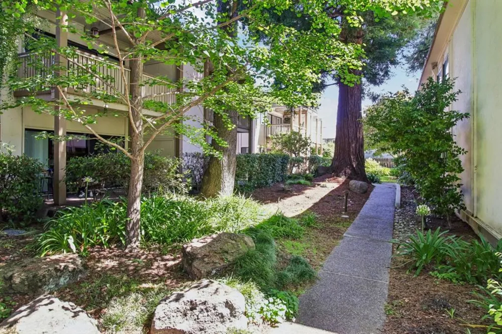 1322 Woodside Road Redwood City, CA 94061