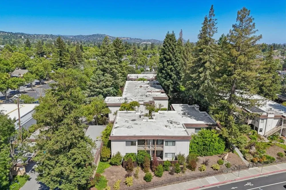1322 Woodside Road Redwood City, CA 94061