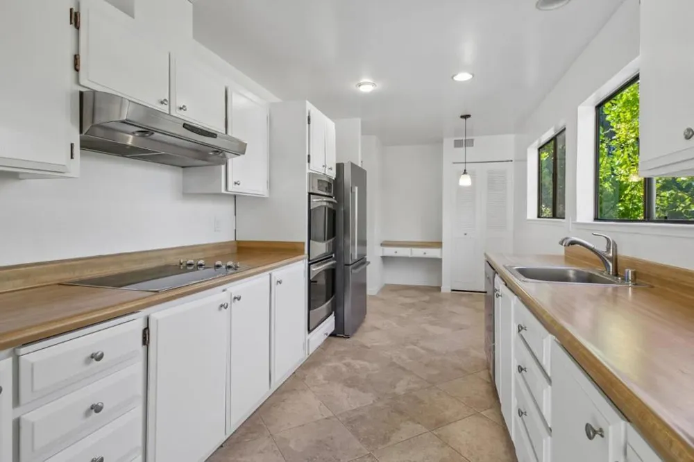 1322 Woodside Road Redwood City, CA 94061