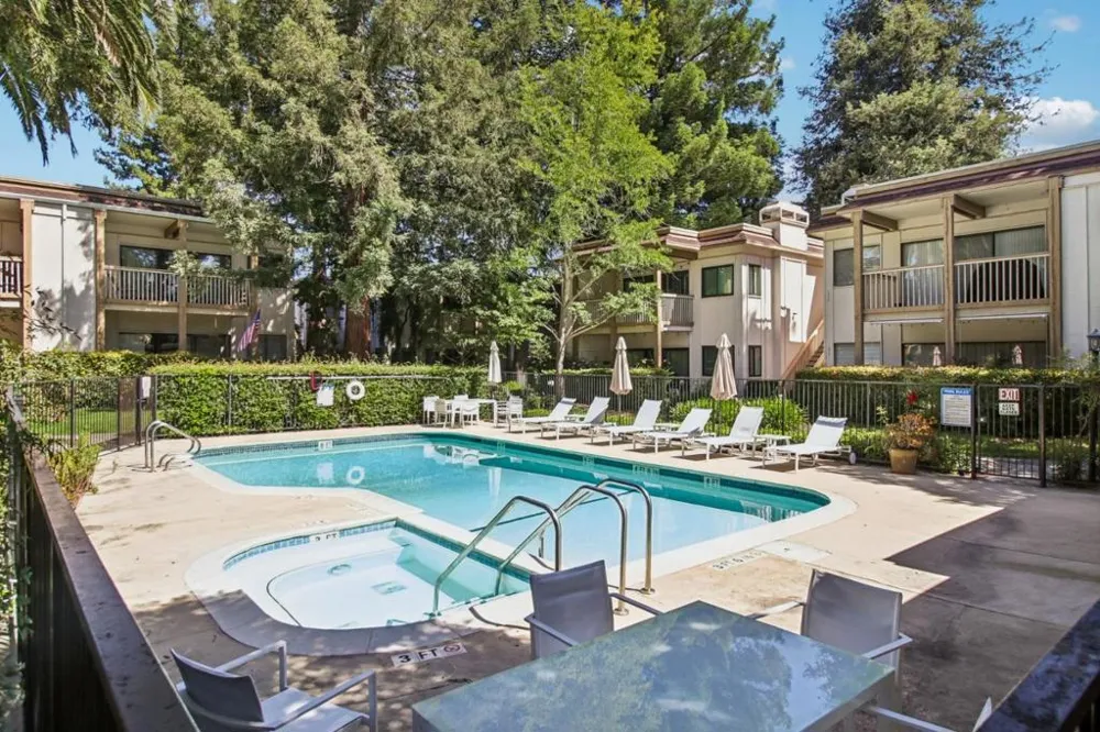 1322 Woodside Road Redwood City, CA 94061