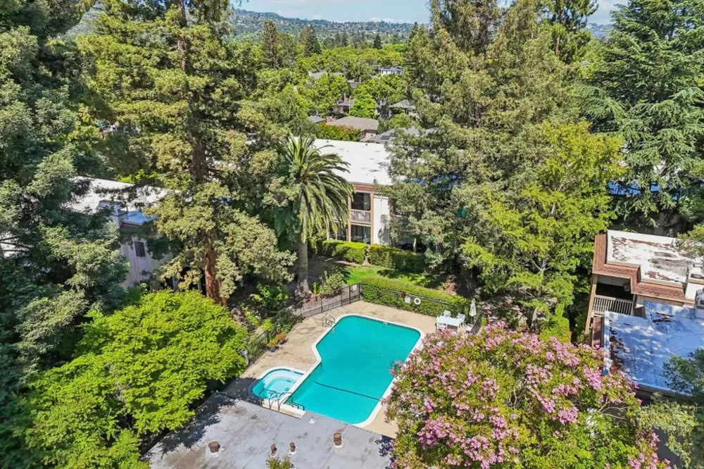 1322 Woodside Road Redwood City, CA 94061