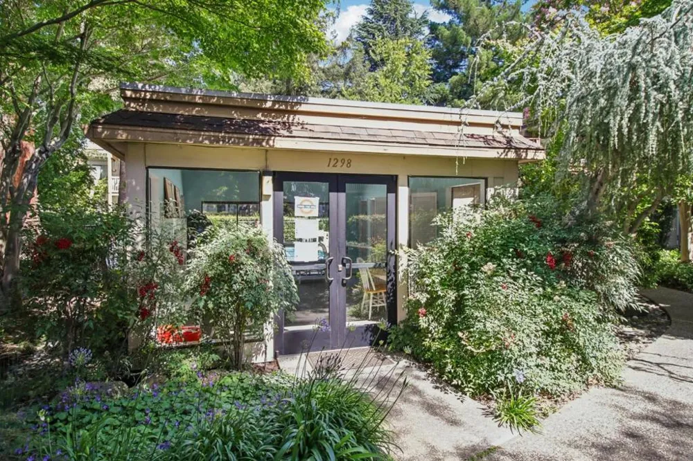 1322 Woodside Road Redwood City, CA 94061