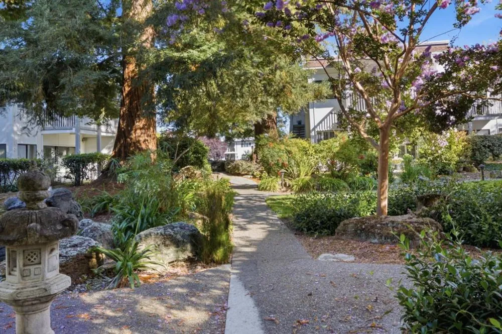 1322 Woodside Road Redwood City, CA 94061