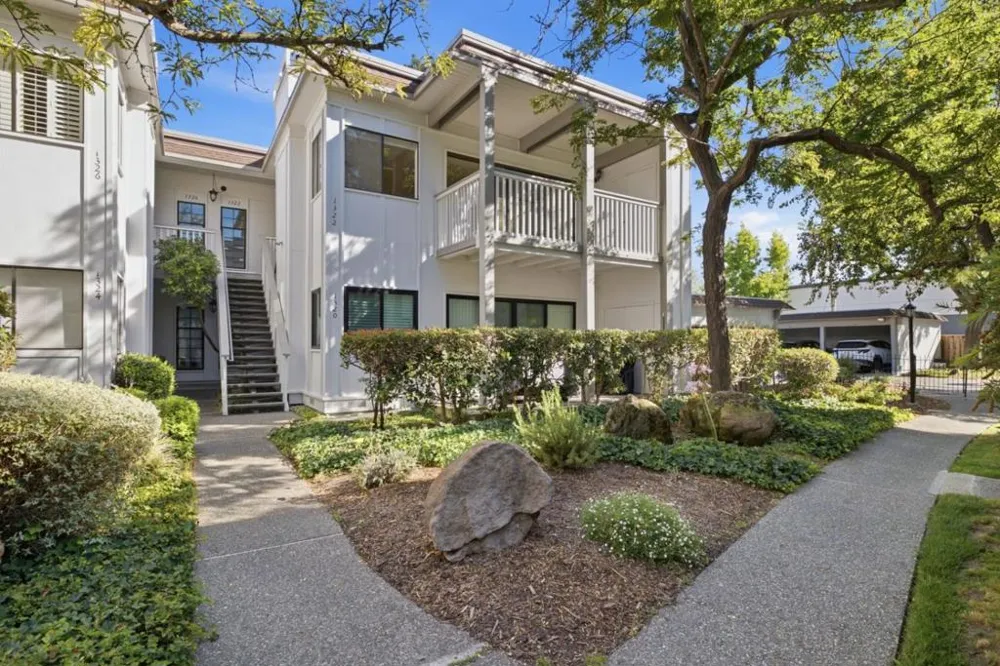 1322 Woodside Road Redwood City, CA 94061