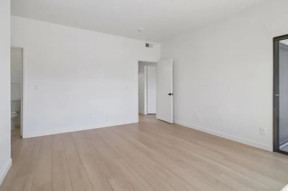 1322 Woodside Road Redwood City, CA 94061