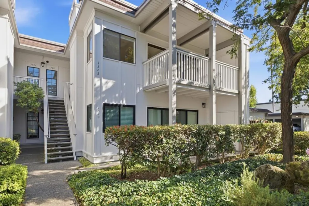 1322 Woodside Road Redwood City, CA 94061
