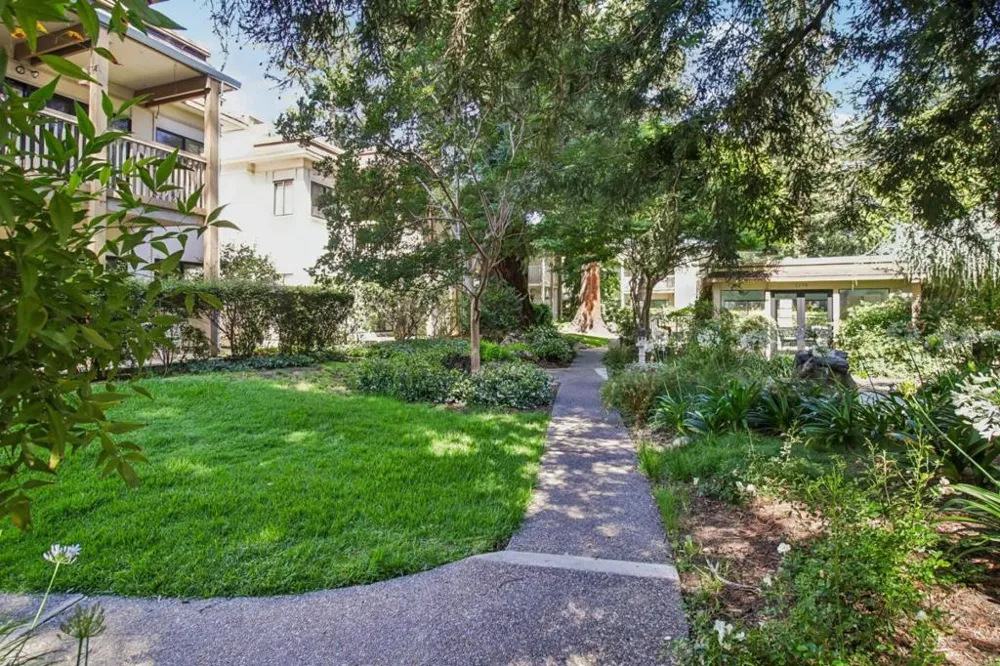 1322 Woodside Road Redwood City, CA 94061