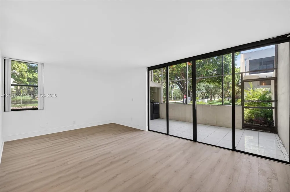 20300 W Country Club Dr #106-3 Aventura, FL 33180