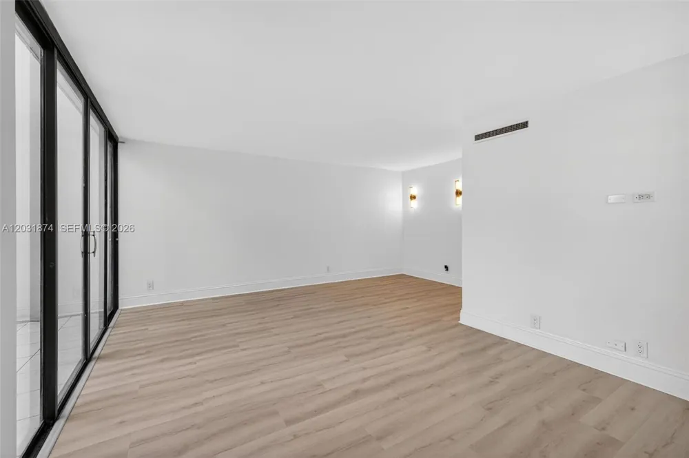 20300 W Country Club Dr #106-3 Aventura, FL 33180