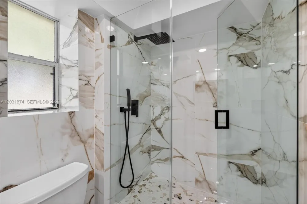 20300 W Country Club Dr #106-3 Aventura, FL 33180