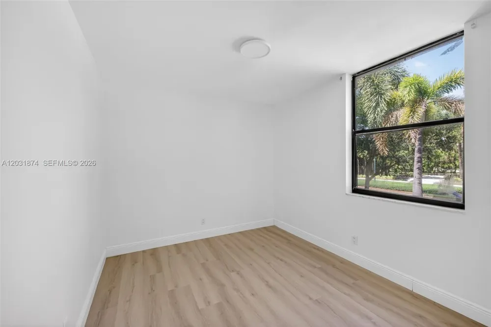 20300 W Country Club Dr #106-3 Aventura, FL 33180