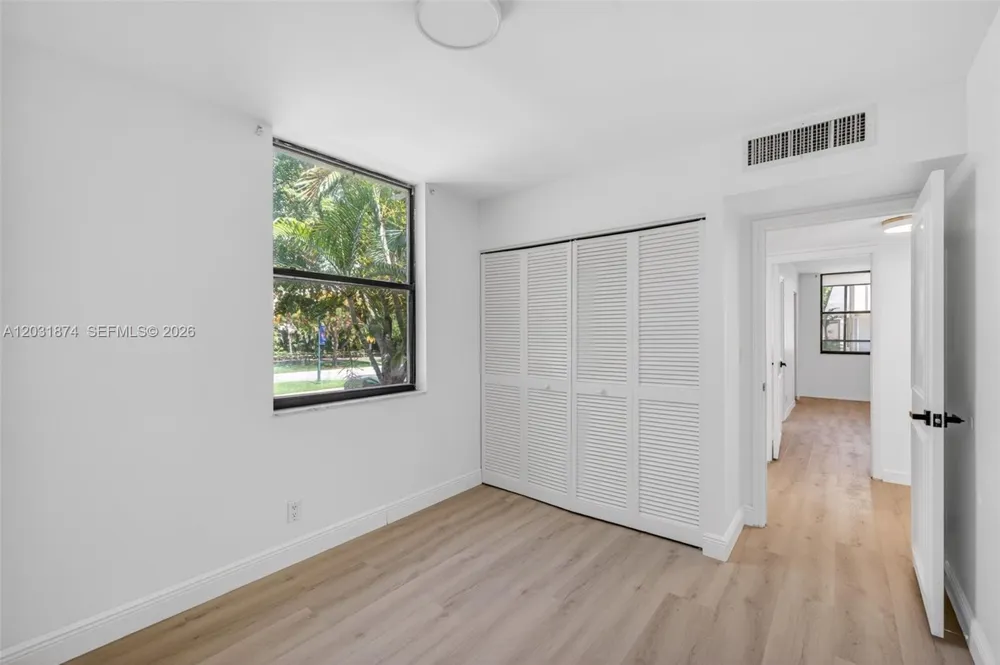 20300 W Country Club Dr #106-3 Aventura, FL 33180