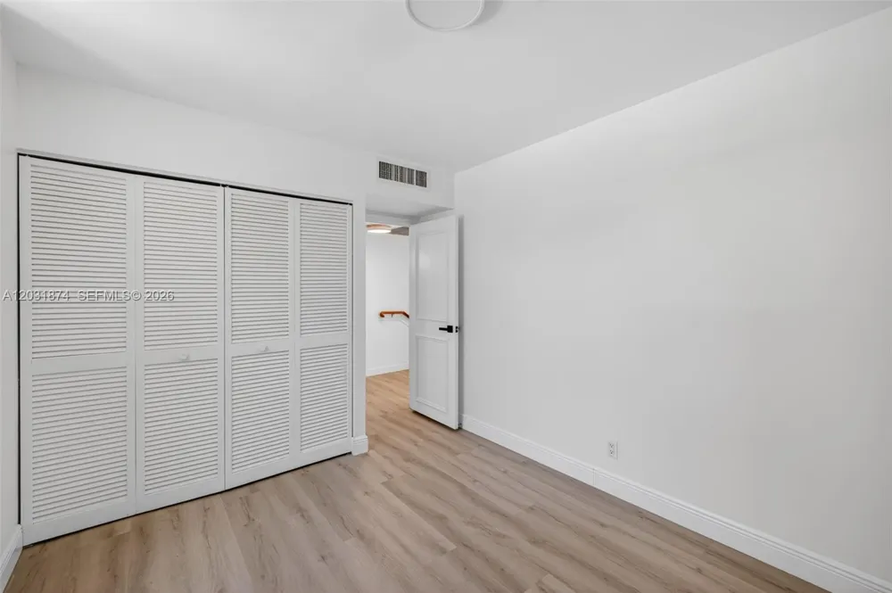 20300 W Country Club Dr #106-3 Aventura, FL 33180