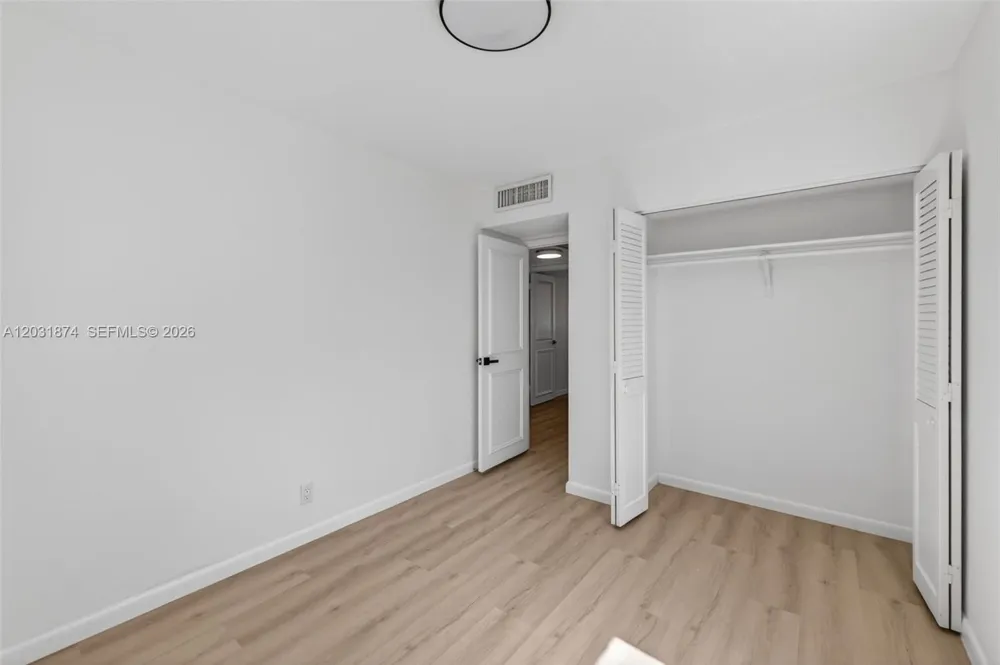 20300 W Country Club Dr #106-3 Aventura, FL 33180