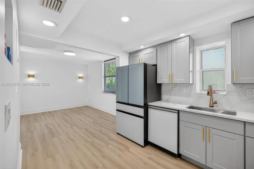 20300 W Country Club Dr #106-3 Aventura, FL 33180