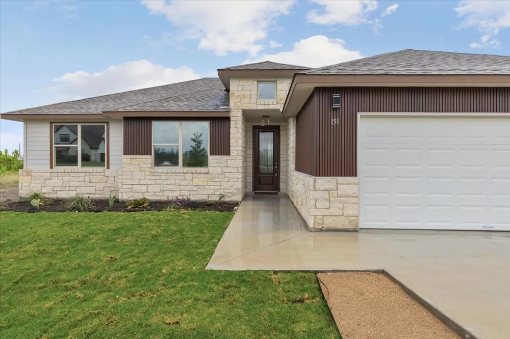 151 Bianca Circle Del Valle, TX 78617