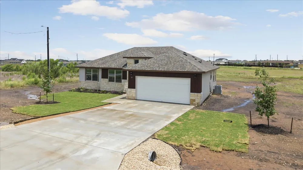 151 Bianca Circle Del Valle, TX 78617