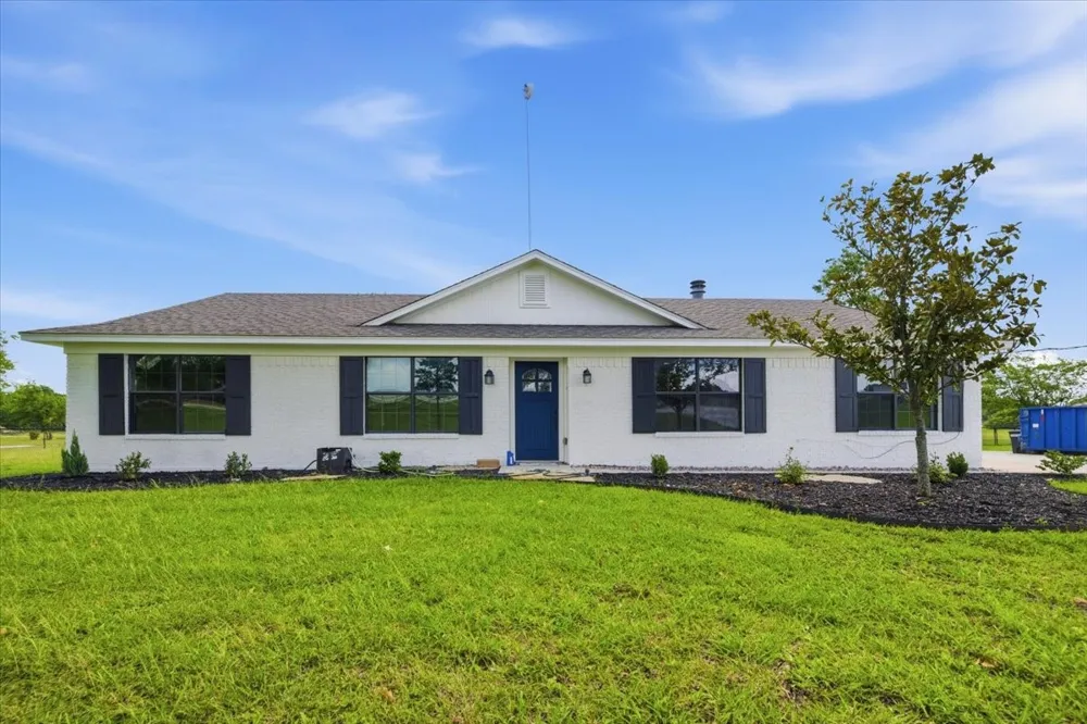 2207 Southwinds Drive Lorena, TX 76655