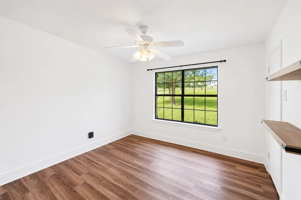 2207 Southwinds Drive Lorena, TX 76655