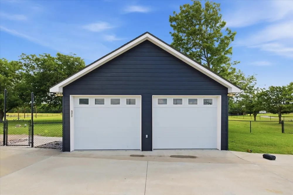 2207 Southwinds Drive Lorena, TX 76655