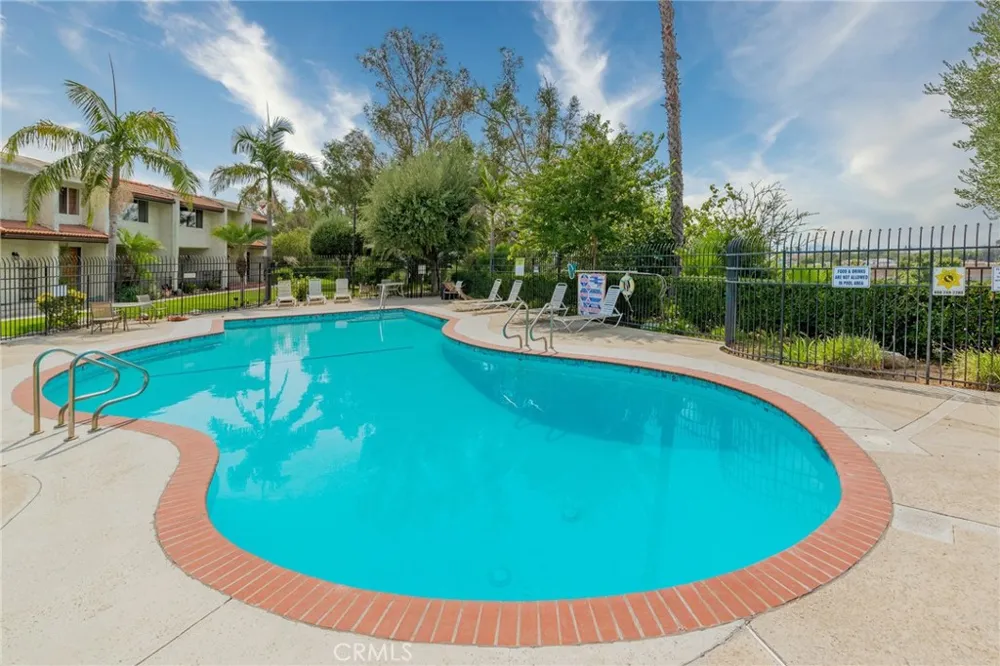 7800 Via Genova Burbank, CA 91504
